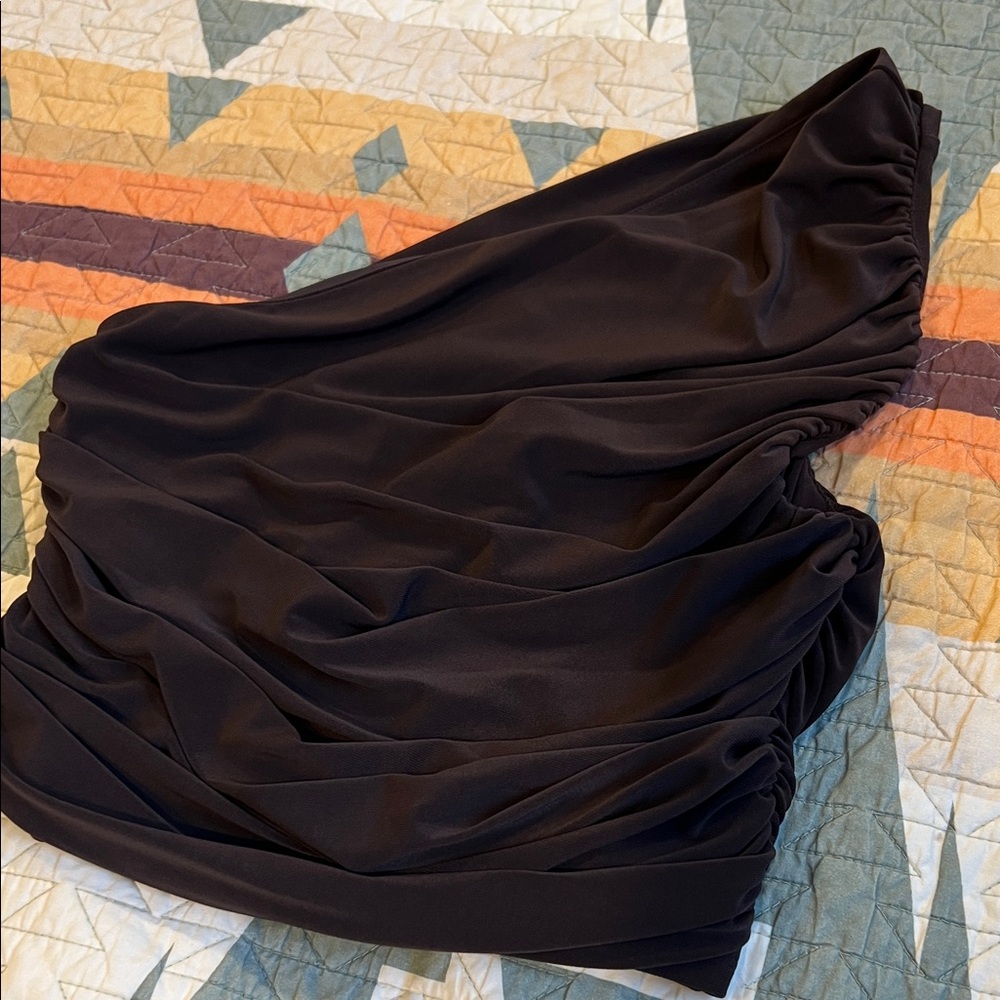 Express Brown One-Shoulder Ruched Crop Top - Picture 5 of 6